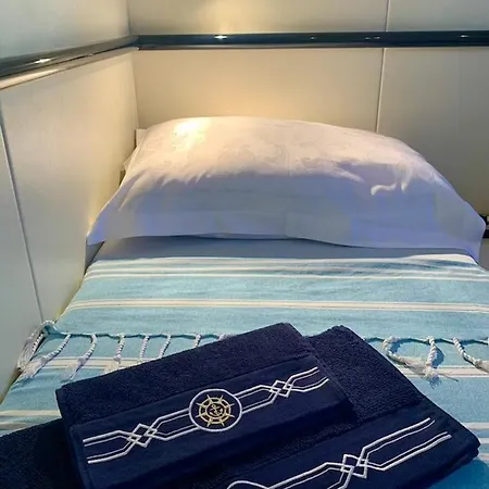 Yacht 18m Sunseeker In Mallorca Mit Fruehstueck & Bordcrew 엘아레날